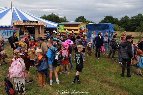 Feestprogramma bassisschoolkinderen image